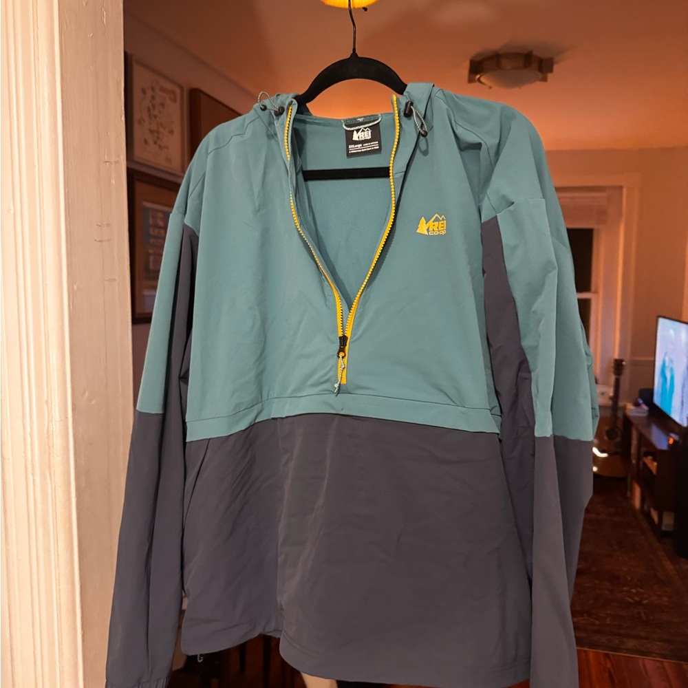 REI Men's Two-Tone Teal and Charcoal Windbreaker with Yellow Zipper